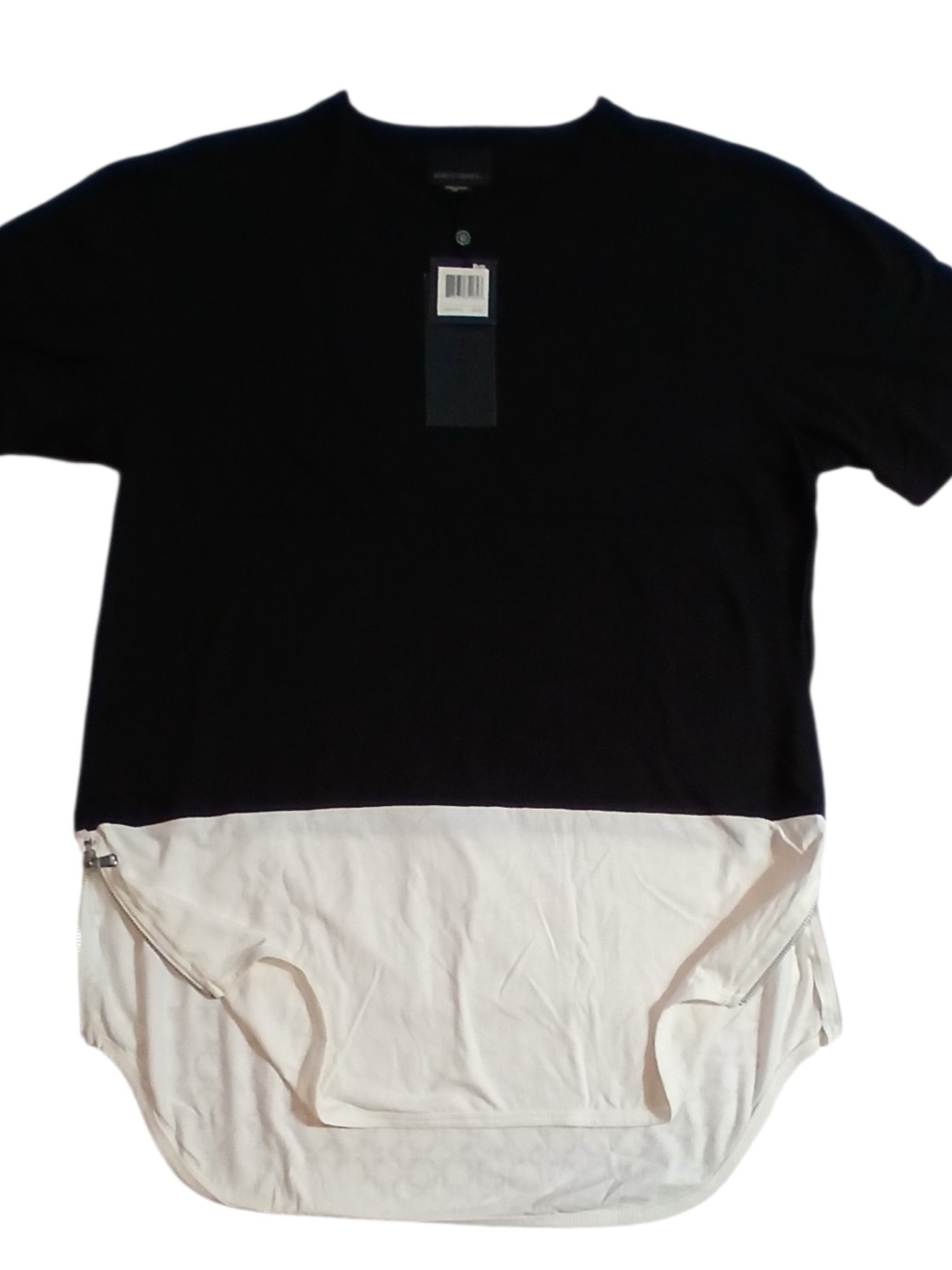 The Akademiks Men's Rule Longline T-Shirt in Black.